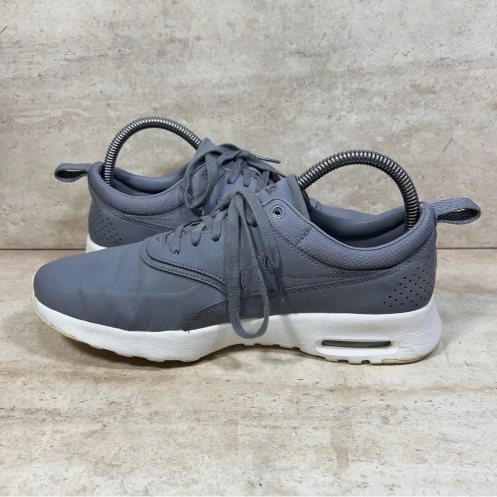 Nike‎ Gray Athletic Shoes